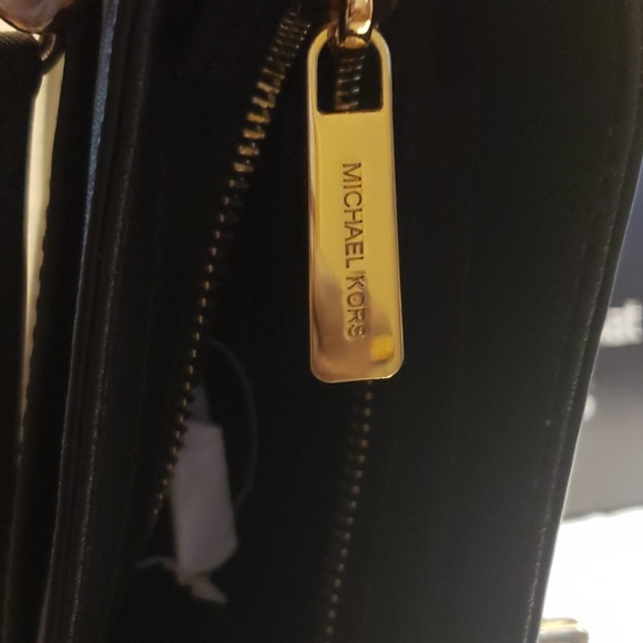 Michael Kors Hamilton Medium Leather Messenger Cro - Picture 7 of 8